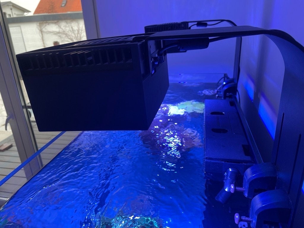 AI Hydra 32 HD Lampenschirm – Blendschutz | weniger Lichtstreuung, stabiler Halt